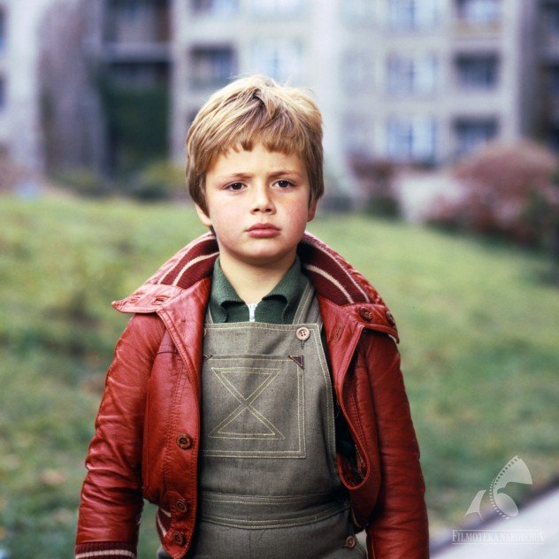 Rafał Trzaskowski jako kilkuletni chłopiec występował w serialu "Nasze podwórko" w roli Tomka.