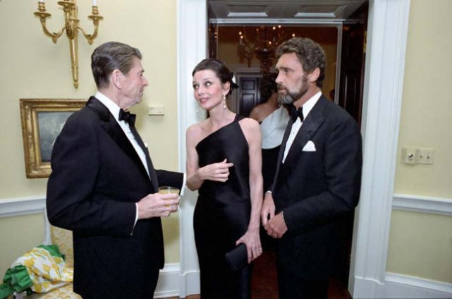 Audrey Hepburn z wizytą u prezydenta Ronalda Reagana w Białym Domu.