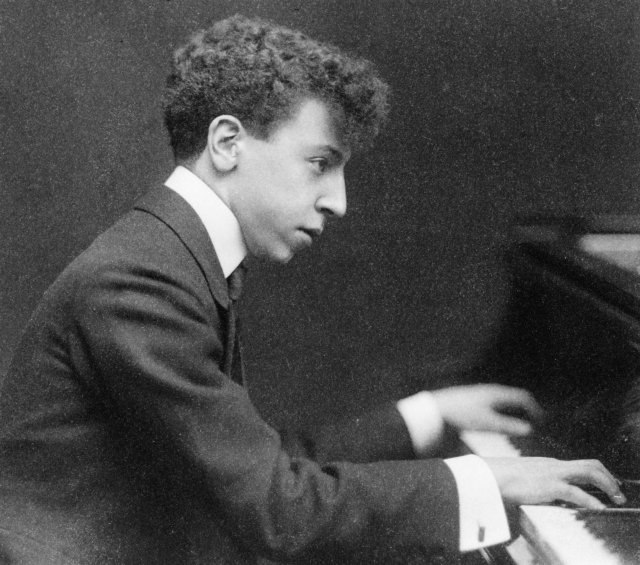 Artur Rubinstein, zdjęcie z 1906 roku (z archiwum Biblioteki Kongresu USA)