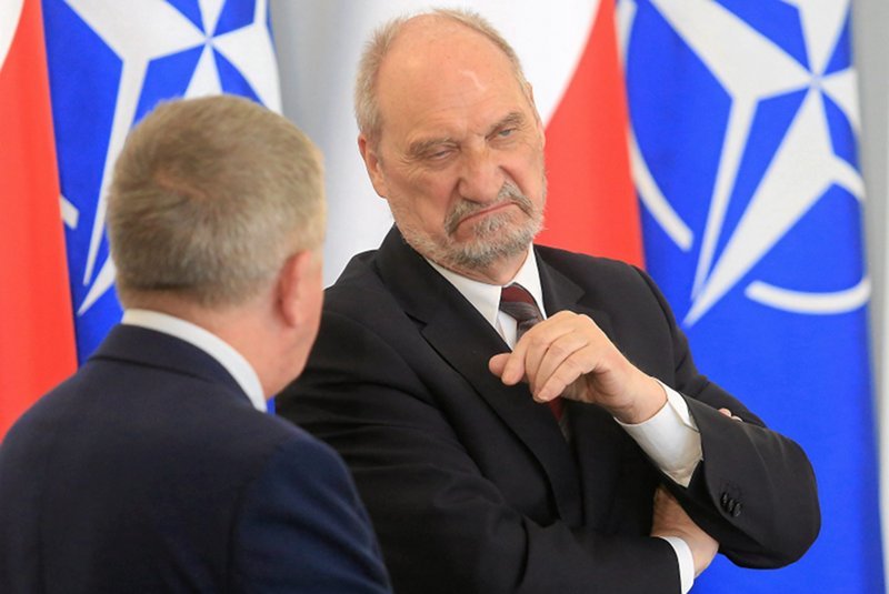 Antoniemu Macierewiczowi nie spodobał się zawiadomienie prokuratury przez posłów PO. Odpowiada atakiem.