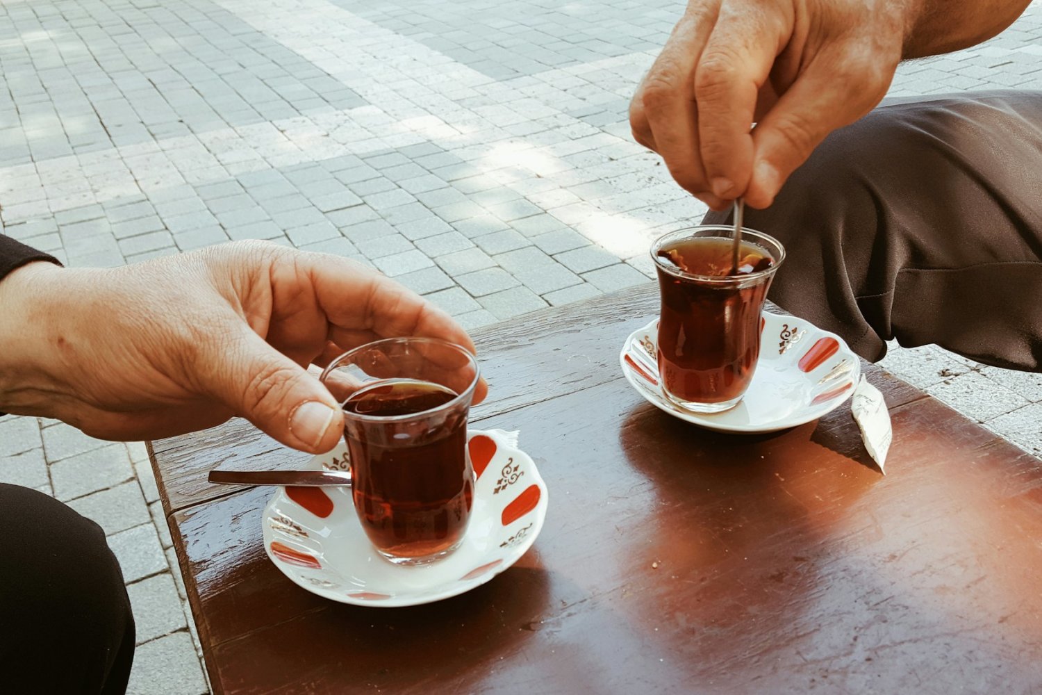 To była najdroższa herbata w jej życiu. Polska turystka została "orżnięta" w Turcji na 1000 zł