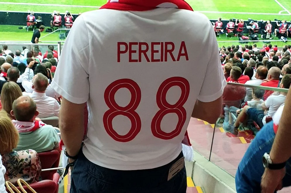 Samuel Pereira założył na mecz koszulkę z liczbą 88, która może nawiązywać do symboliki neonazistowskiej.