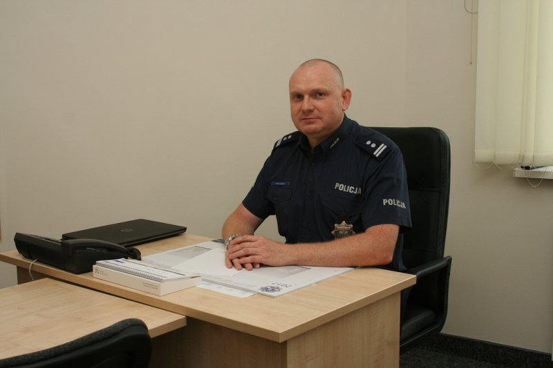 Zastępca komendanta policji w Bydgoszczy został odwołany, gdy okazało się, że udostępnia antypisowskie memey.