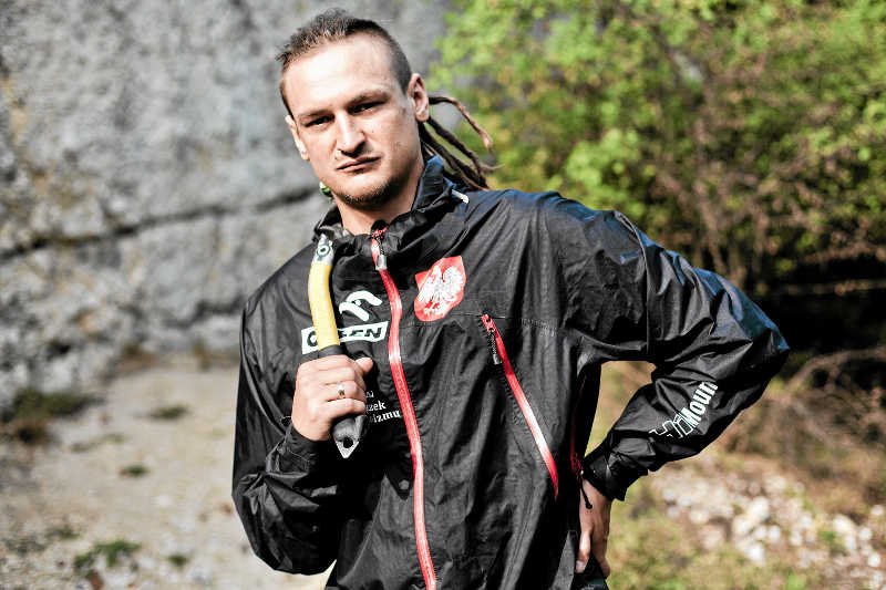 Adam Bielecki nagle stracił sponsora wyprawy, ale pomogli mu internauci. W dwie godziny zebrał 15 tysięcy złotych