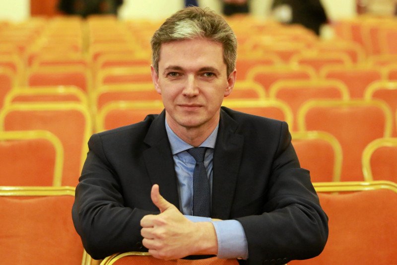 Kandydat PSL Adam Jarubas przekonuje, że tylko on może pogodzić zwaśnione strony wojny polsko-polskiej.