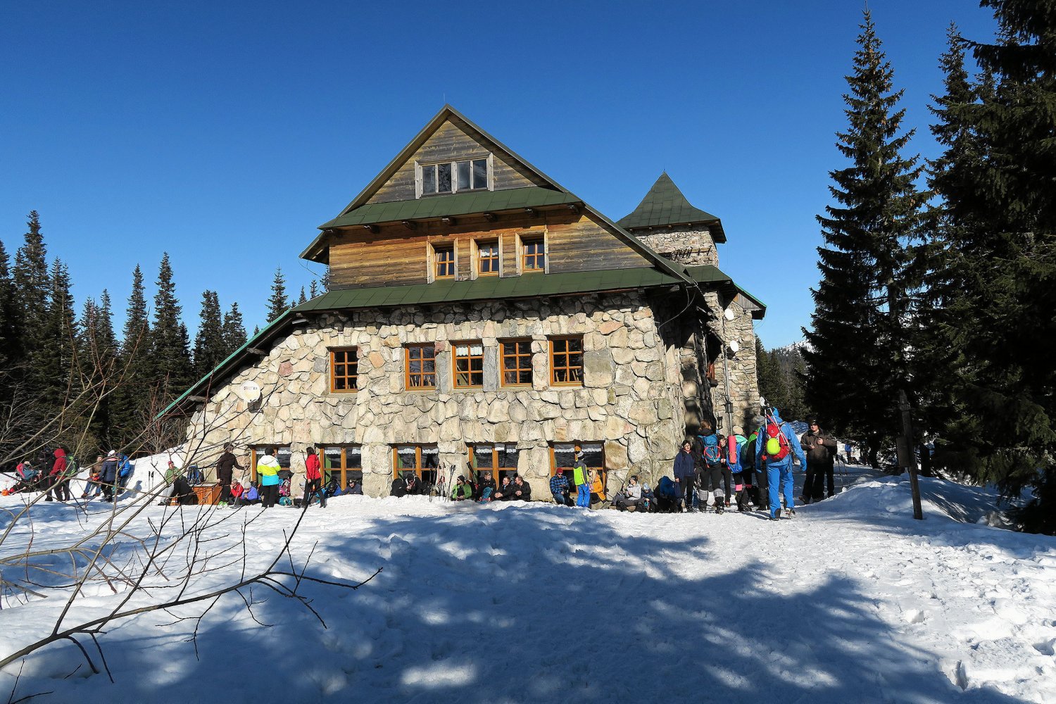 Turysta pokazał absurd rządowego rozporządzenia o połowie wolnych pokoi w czasie epidemii covid-19.