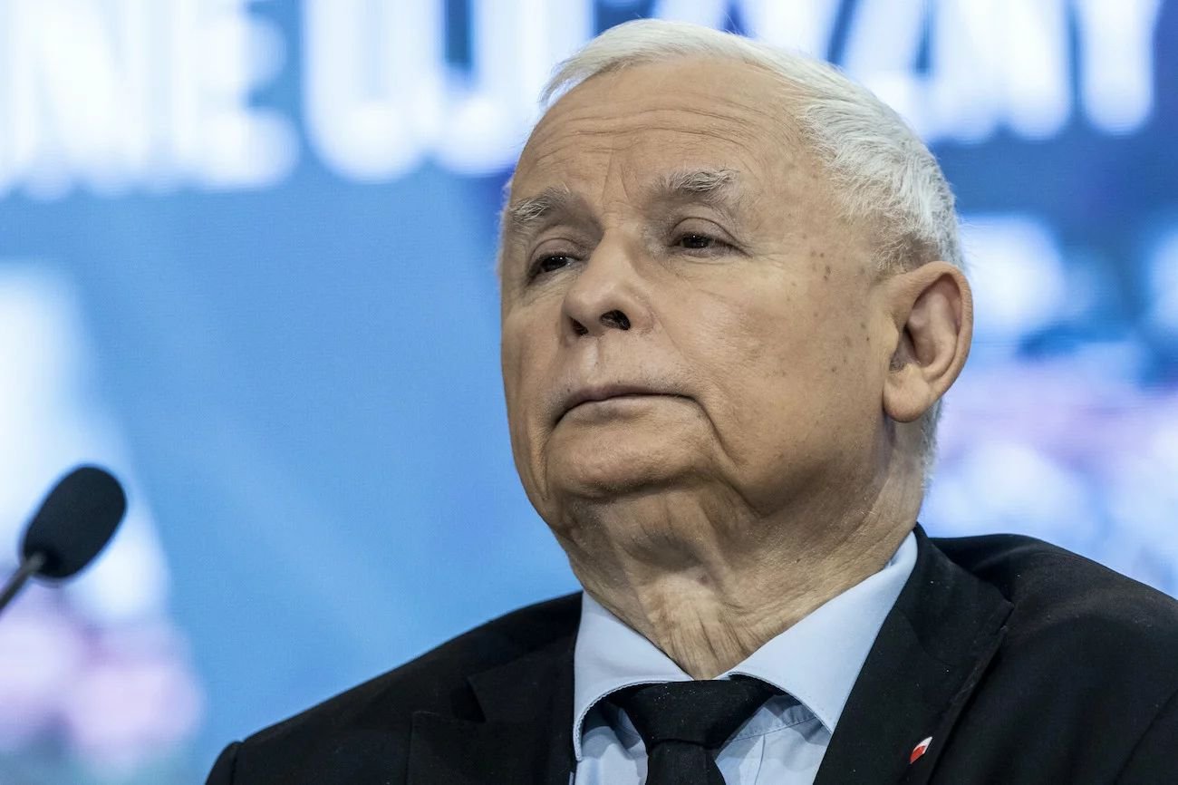 Poparcie dla PiS rośnie, wynika z sondażu IBRiS dla Radia Zet.