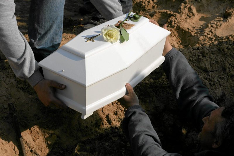 Katolicki pochówek nienarodzonych dzieci – czy oburzenie jest słuszne?