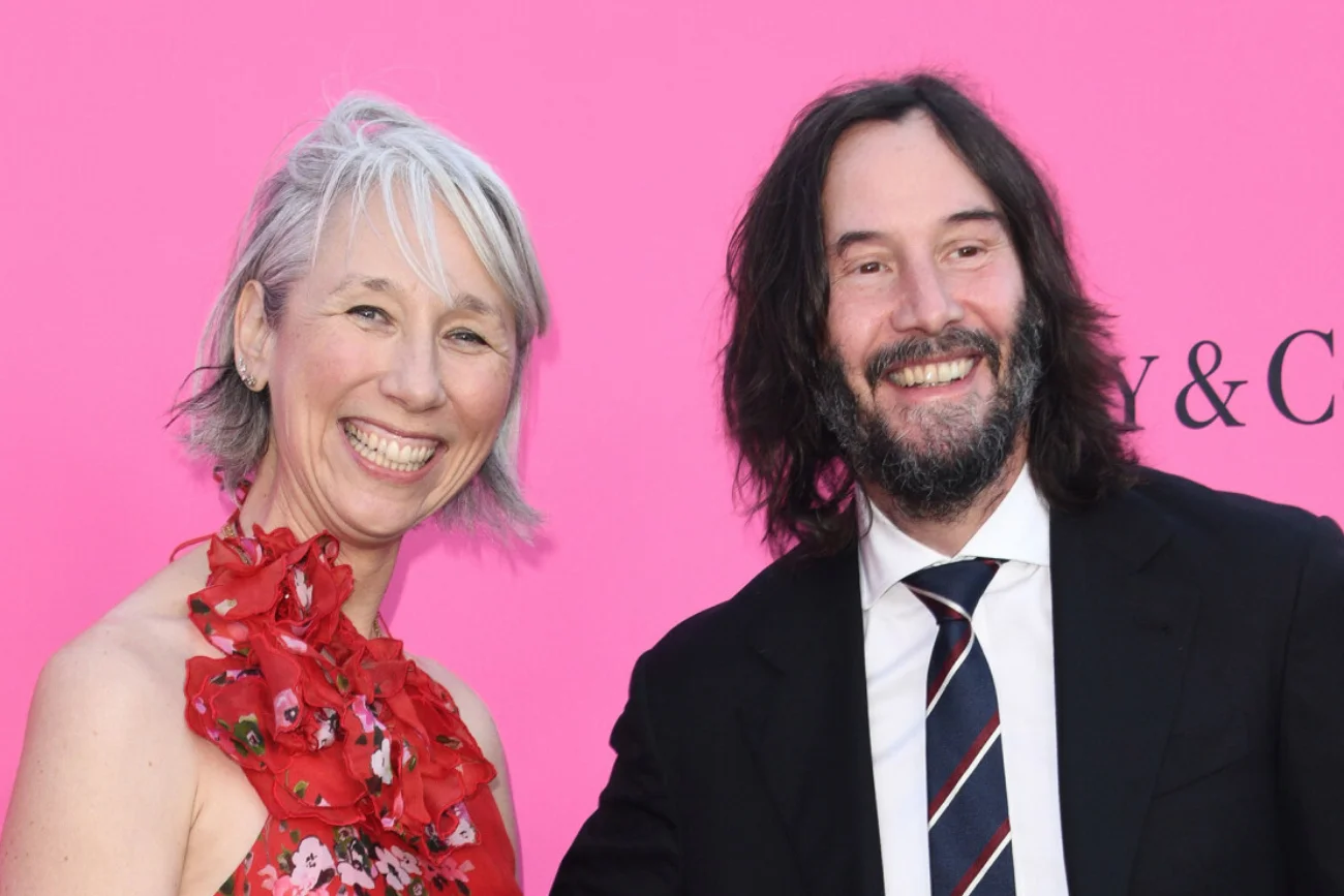 Keanu Reeves pocałował Alexandrę Grant na czerwonym dywanie.