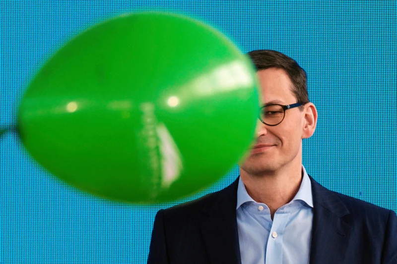 Zapowiedzi programowe PiS i premiera Mateusza Morawieckiego coraz częściej idą w odstawkę