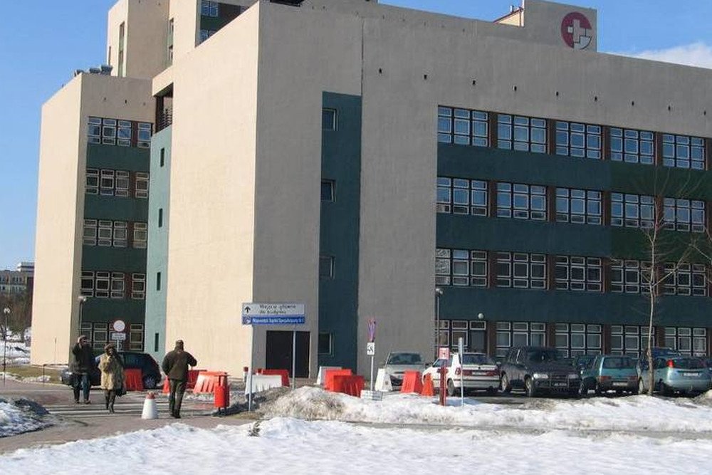 W Rybniku pacjent zmarł pod szpitalem.