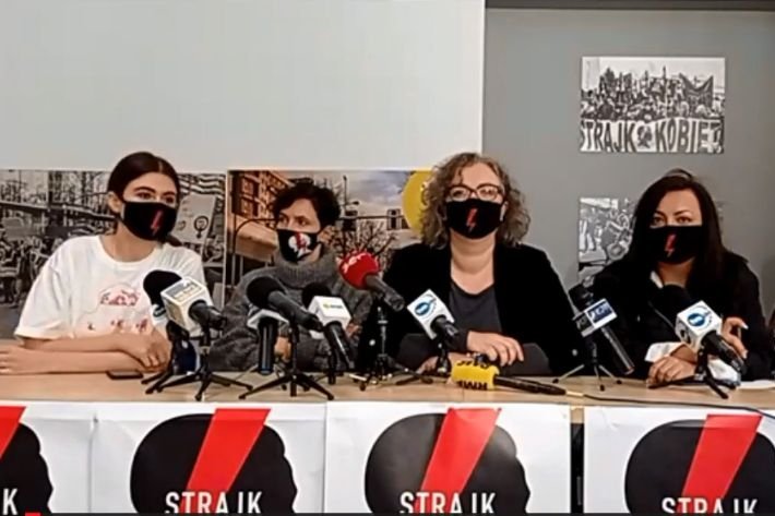 Ogólnopolski Strajk Kobiet zapowiedział, że będzie upubliczniał wizerunki policyjnych tajniaków, którzy bili kobiety.