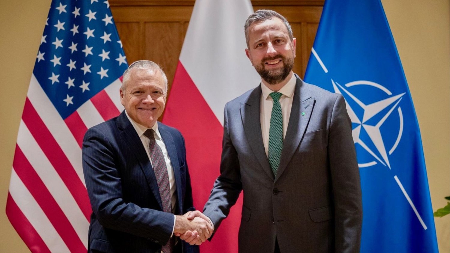 Szef MON spotkał się z ambasadorem USA. Reakcje? Wiadro pomyj na ich obu