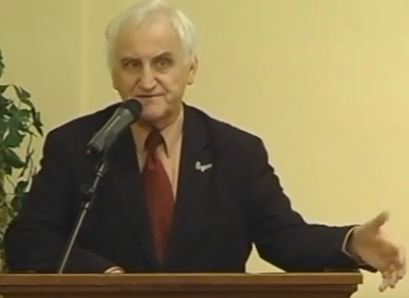 Prof. Andrzej Śródka, patofizjolog, specjalista historii medycyny i historii nauki; kierownik Katedry Historii Medycyny Collegium Medicum Uniwersytetu Jagiellońskiego w Krakowie oraz pracownik Instytutu Historii Nauki PAN w Warszawie