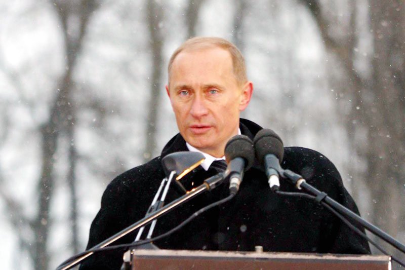 Władimir Putin podczas obchodów rocznicy wyzwolenia Auschwitz  w 2005 roku.