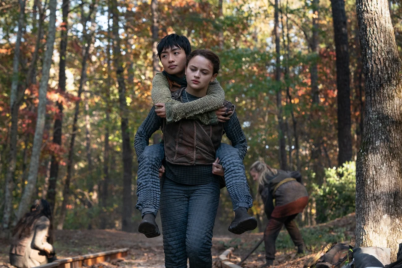 Brianne Tju i Joey King jako Shay oraz Tally w filmie "Brzydcy"