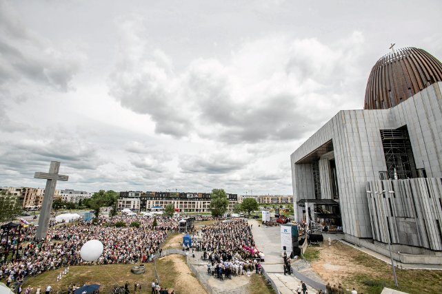 Wspieranie z budżetu państwa budowy Świątyni Opatrzności Bożej budzi sprzeciw obywateli
