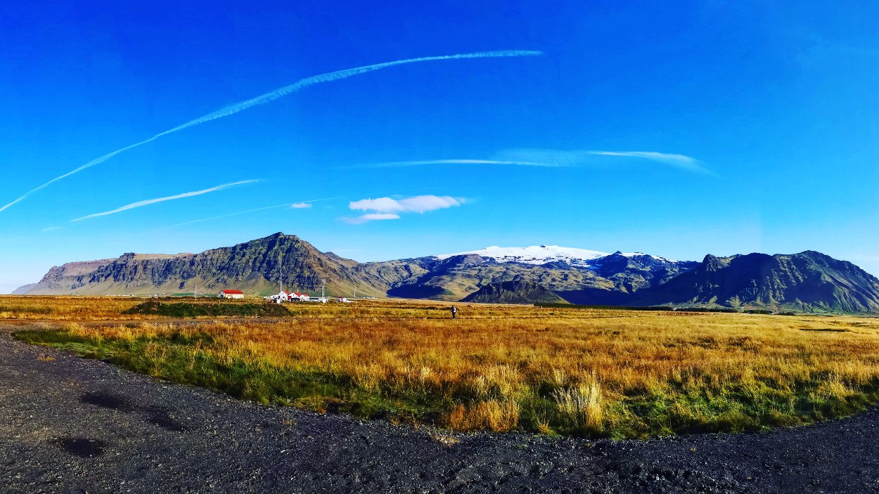 Widoki, które gwarantuje Islandia to coś nie z tego świata, a momentami także nie z tej planety.