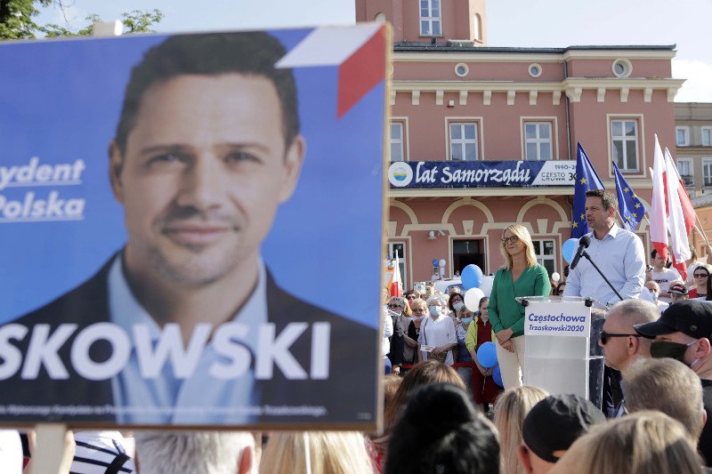 Trzaskowski rzuca Dudzie wyzwanie. Zamiast ustawki TVP proponuje Arenę Prezydencką w Lesznie.