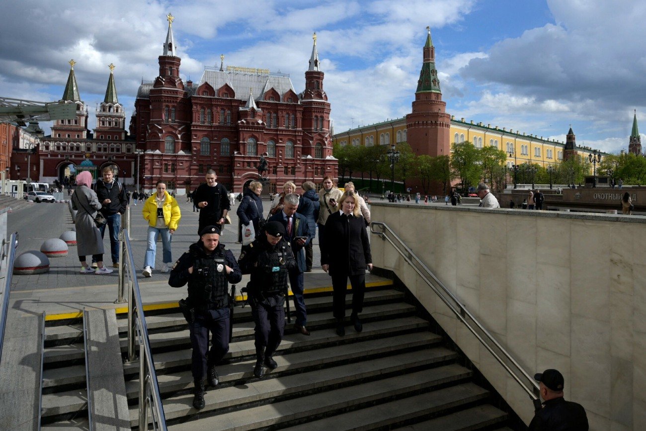 Według relacji niezależnych mediów rosyjskich, w Moskwie są przygotowywane schrony. Według relacji niezależnych mediów rosyjskich, w Moskwie są przygotowywane schrony.