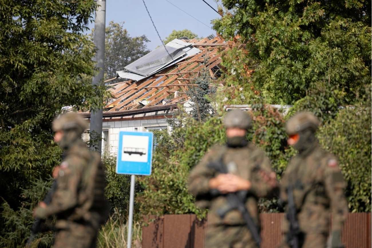 Elementy drona zniszczyły ich dom. Utworzono zbiórkę i już tyle udało się zebrać