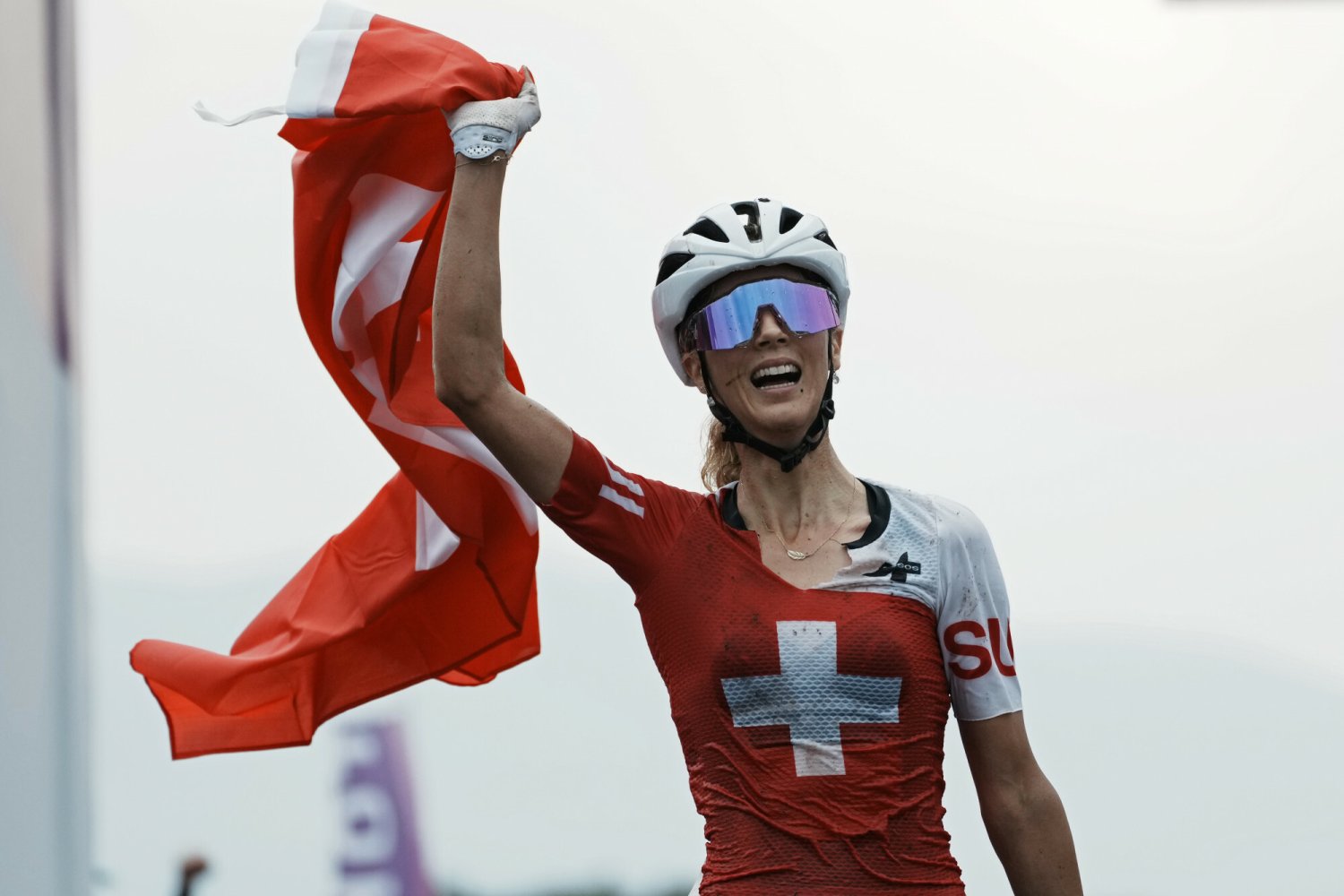 Jolanda Neff wygrała olimpijskie złoto i ze łzami w oczach dziękowała Mai Włoszczowskiej