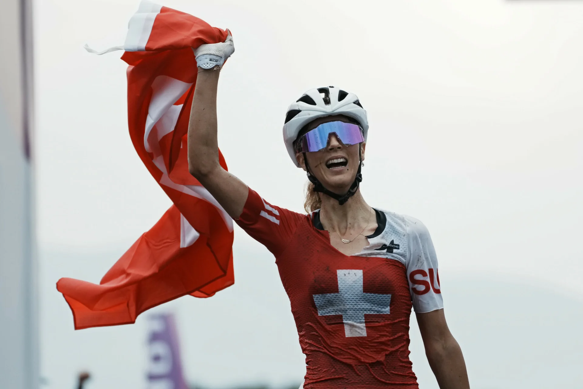 Jolanda Neff wygrała olimpijskie złoto i ze łzami w oczach dziękowała Mai Włoszczowskiej