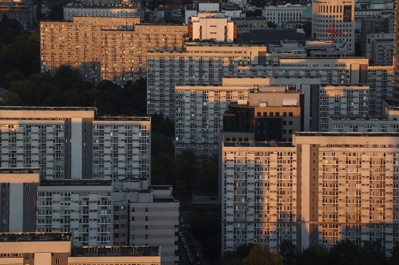 ZUS od każdej umowy to niższa pensja - grzmią pracodawcy. "Nieprawda. To koniec oszczędzania na pracownikach"