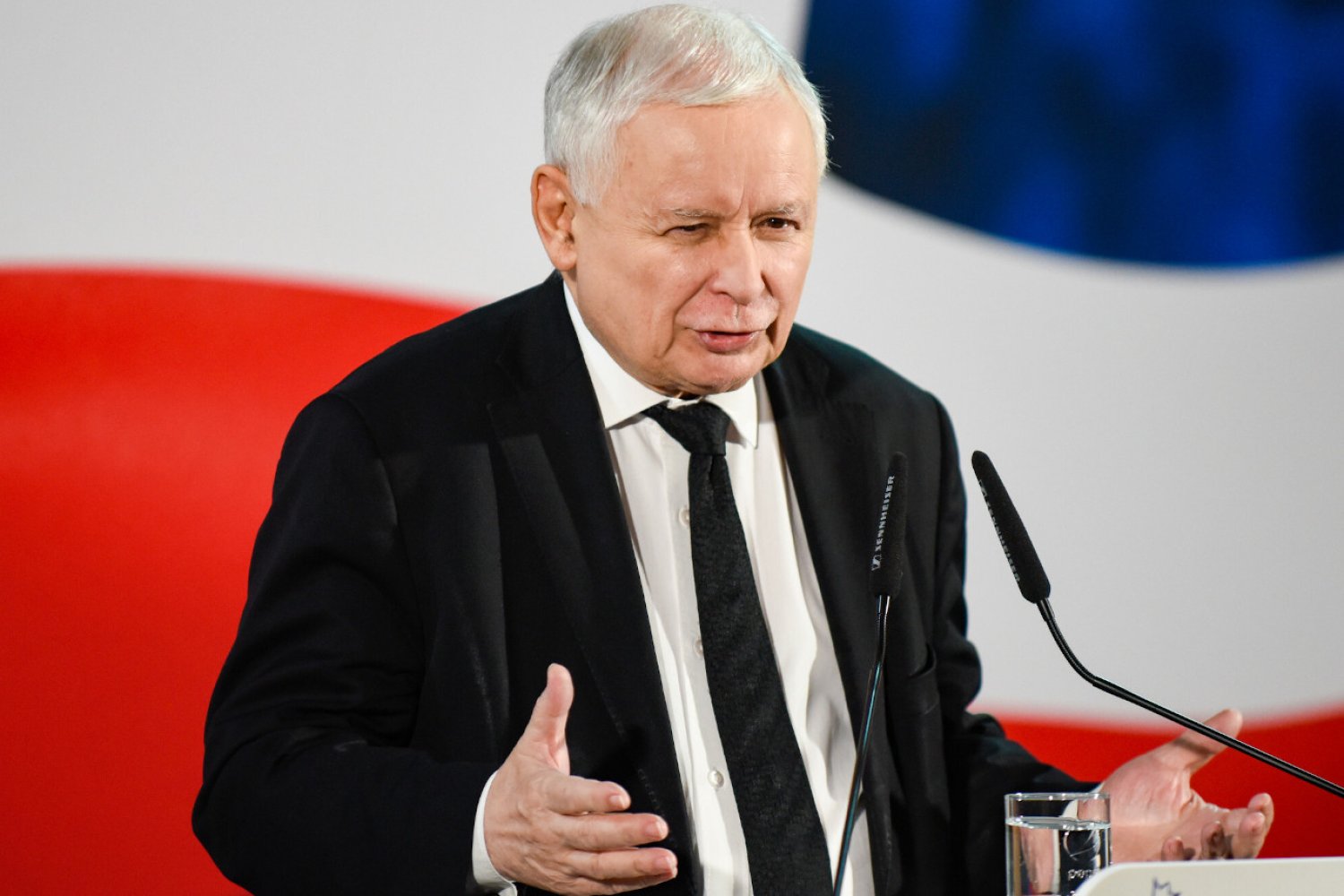 – Na Zachodzie ludzie są skazywani na więzienie, za stwierdzenie, że z pary dwóch mężczyzn nie może być dzieci – mówił Jarosław Kaczyński.