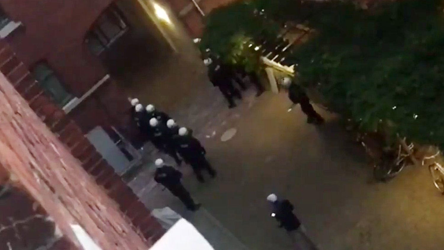 Policja w Hamburgu ma pełne ręce roboty, ale nie zawsze sobie radzi.