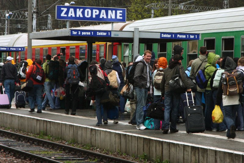 Około 300 pasażerów nie zmieściło się do pociągu po sylwestrze. (zdjęcie poglądowe)