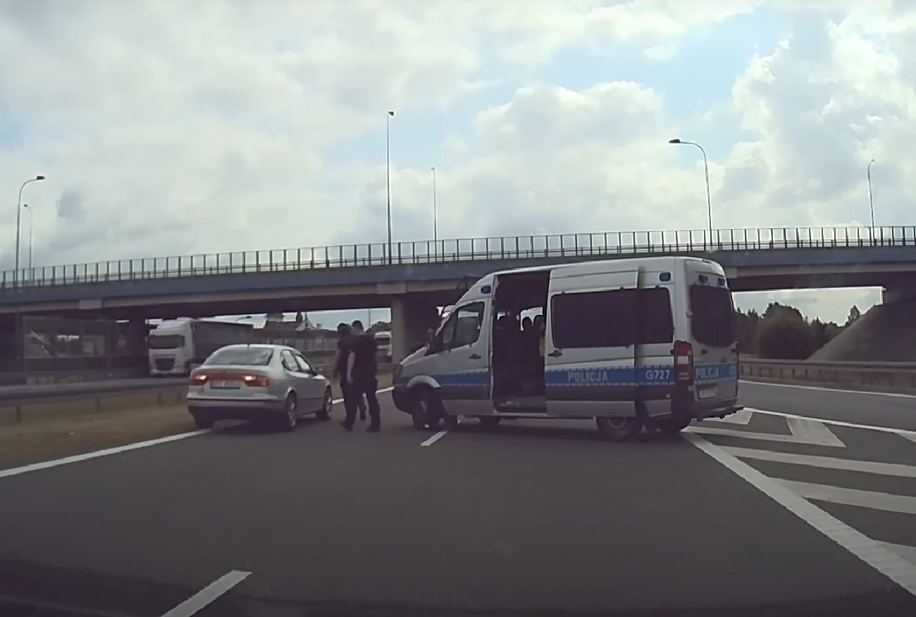 Niewiarygodne, co na A4 zrobiła policja. W sieci wrze po ujawnieniu nagrania.