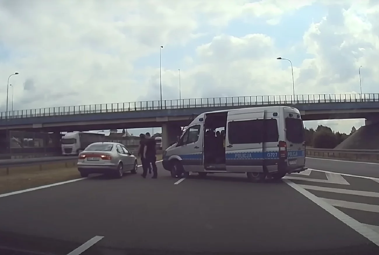Niewiarygodne, co na A4 zrobiła policja. W sieci wrze po ujawnieniu nagrania.