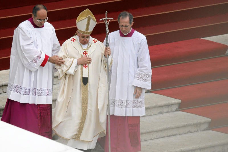 Papież Franciszek widzi zagrożenie w upolitycznianiu się Kościoła.