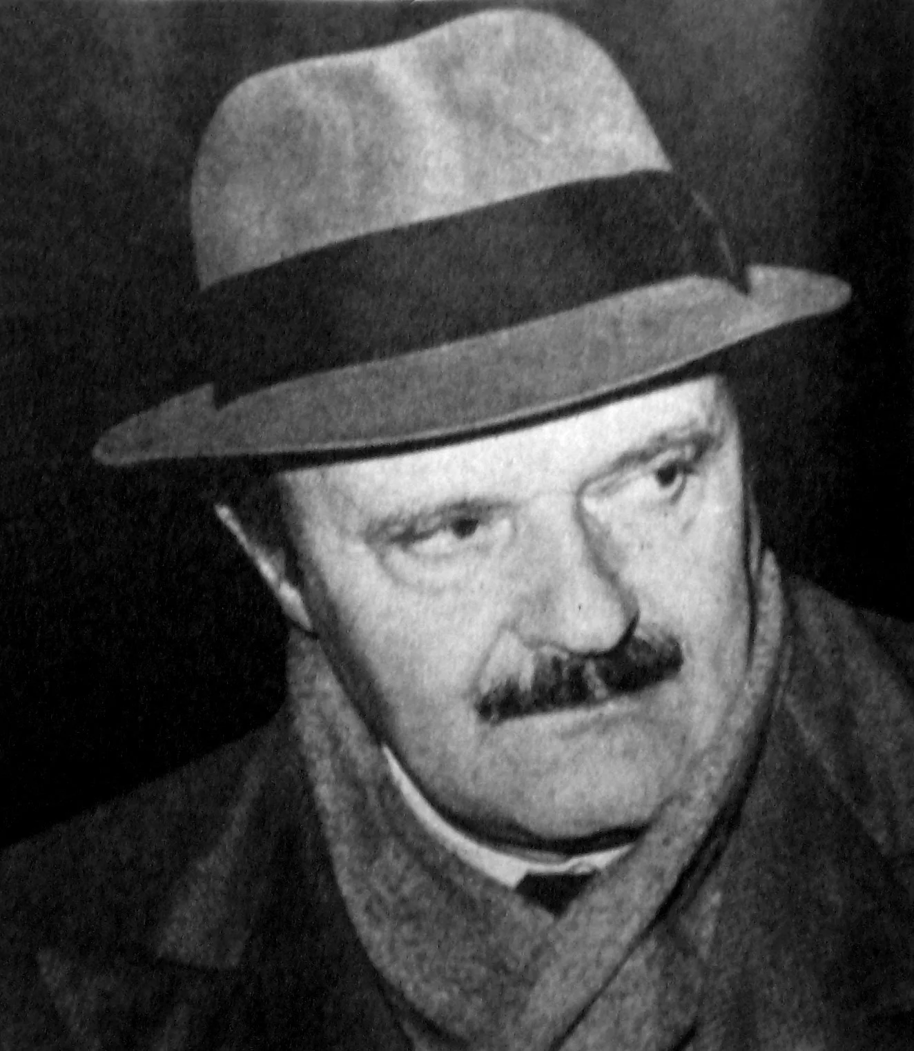 Roberto Calvi, zwany "bankierem Boga". Bohater głośnej afery z Bankiem Watykańskim w roli głównej.