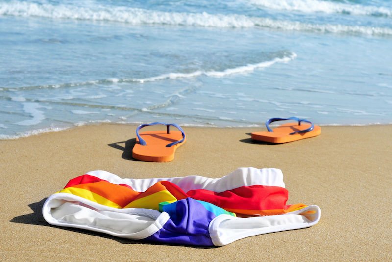 Po wizycie na plaży dla naturystów chcesz spać bez piżamy? Znajdź odpowiedni nocleg.