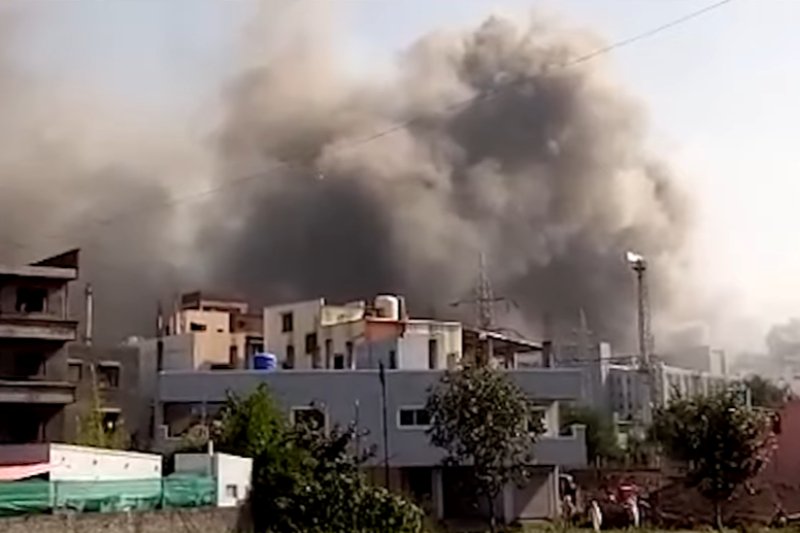 Ogień w największej na świecie fabryce szczepionek w Indiach. Nie żyje co najmniej 5 osób Szczepionka Astra-Zeneca: Ogień w największej na świecie fabryce szczepionek w Indiach. Nie żyje co najmniej 5 osób