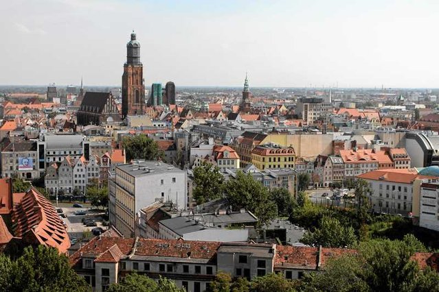 Firma Qumak domaga się od Urzędu Marszałkowskiego Województwa Dolnośląskiego prawie 100 mln złotych