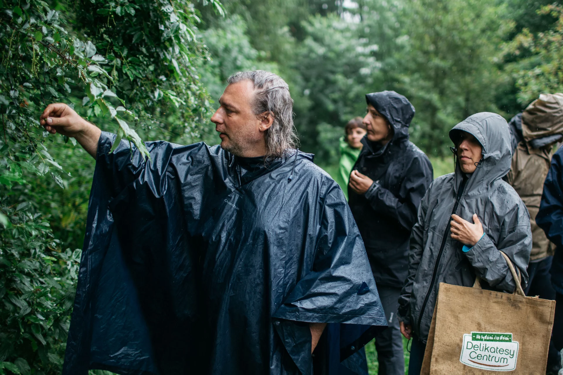 Słuchamy każdej roślinnej opowieści z uwagą.