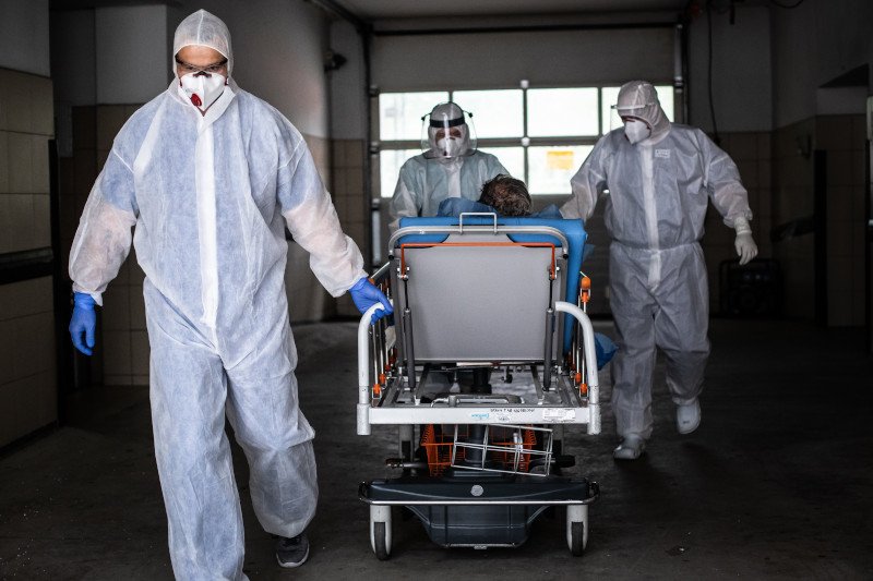 Brazylijska odmiana koronawirusa w Polsce. Jakie są objawy tego wariantu?