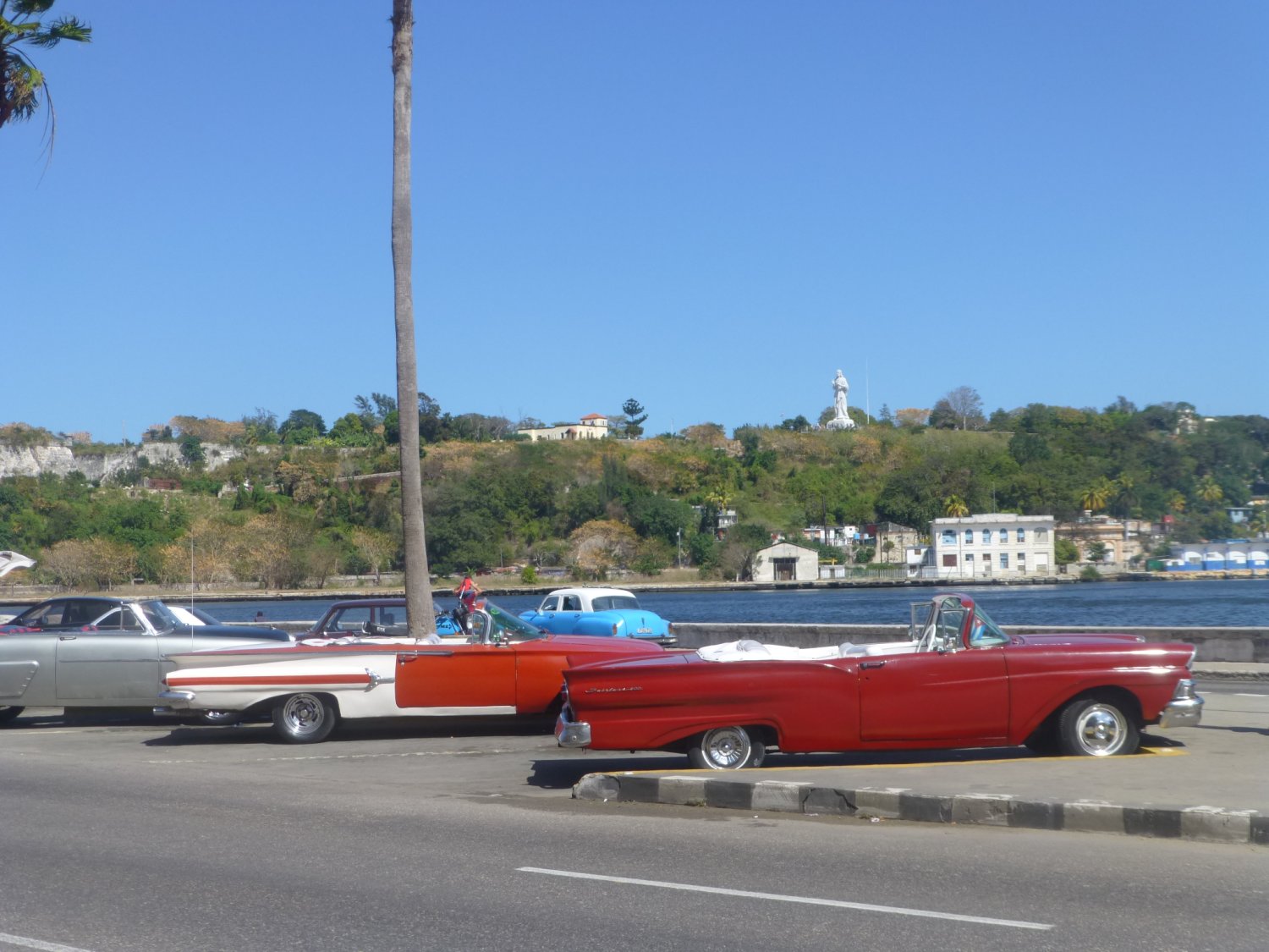stare amerykańskie auta na Kubie