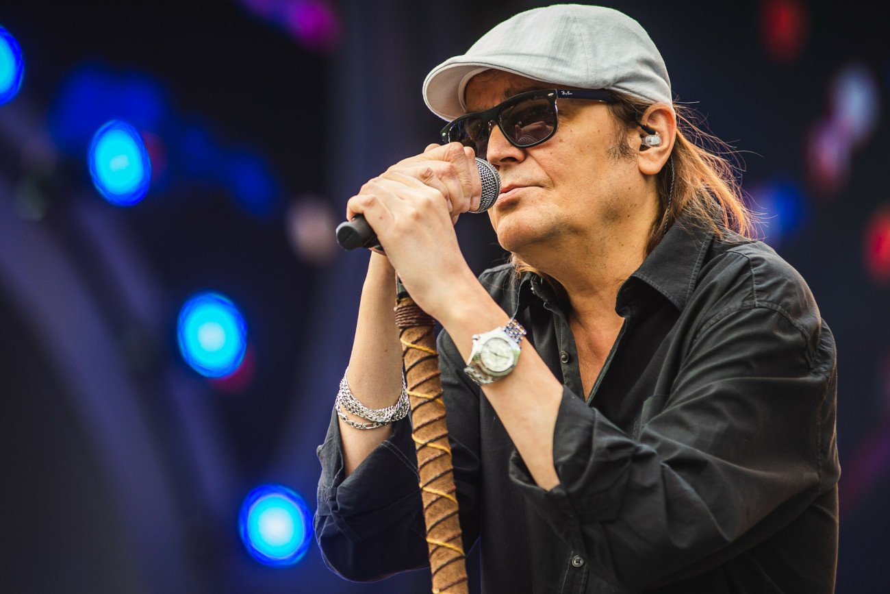 Robert Gawliński o piciu alkoholu przed występami.