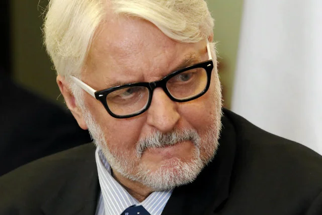 W wyniku zmian w dyplomacji wypowiedzenia może dostać ponad 3 tys. osób, ustalił Onet.