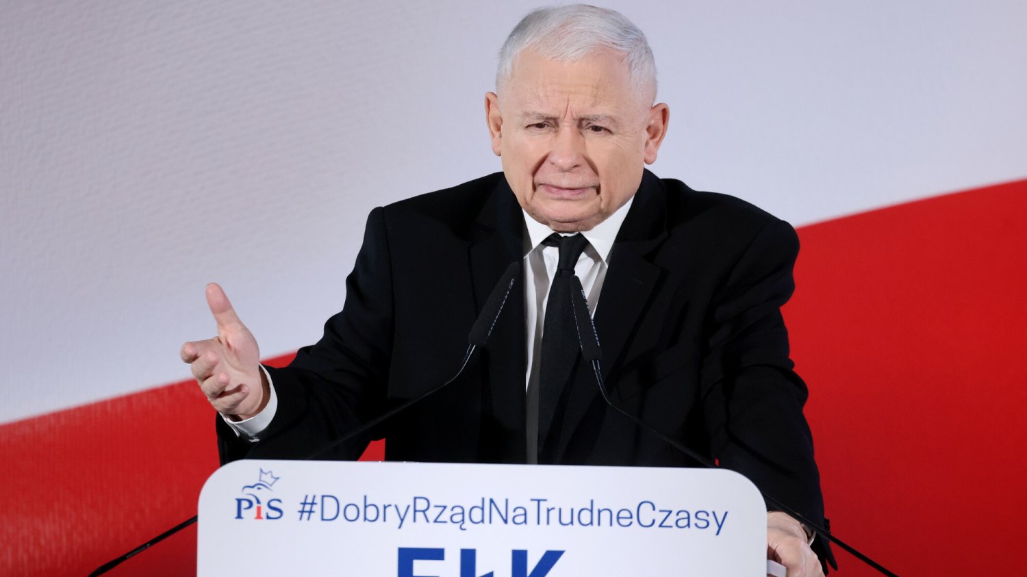 "Wiadomości" tłumaczą skandaliczne słowa Jarosława Kaczyńskiego. Widzowie obejrzeli kolejny kuriozalny materiał