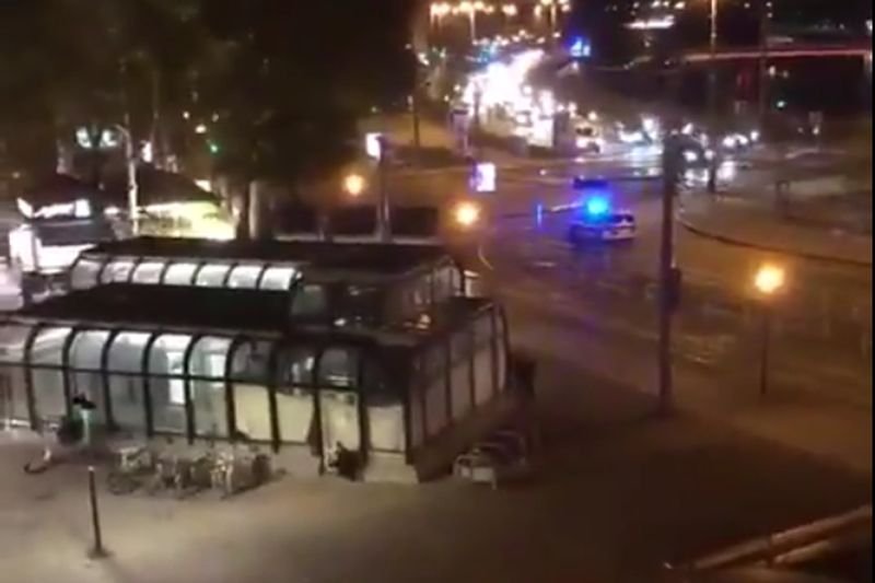 W centrum Wiednia doszło do strzelaniny. Lokalne media informują o ataku na synagogę.