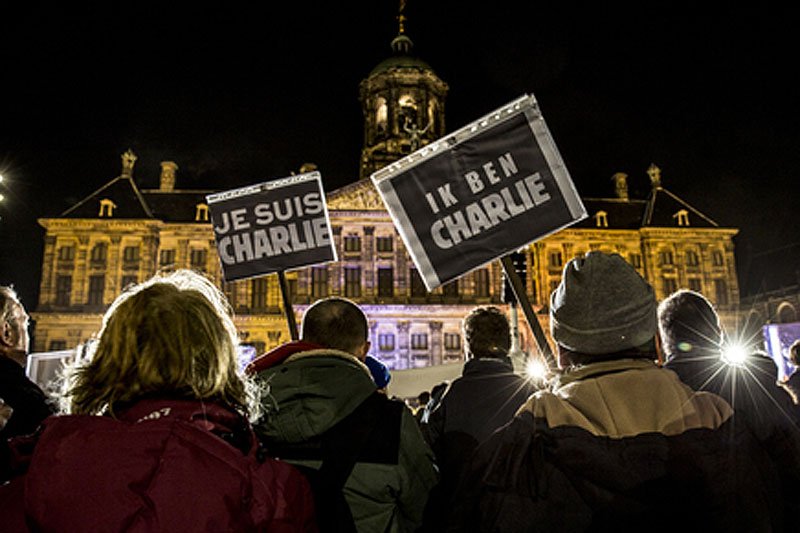 "Je suis Chalrie" powtarzają dziś miliony ludzi na całym świecie, dla których wolność jest najwyższym dobrem.