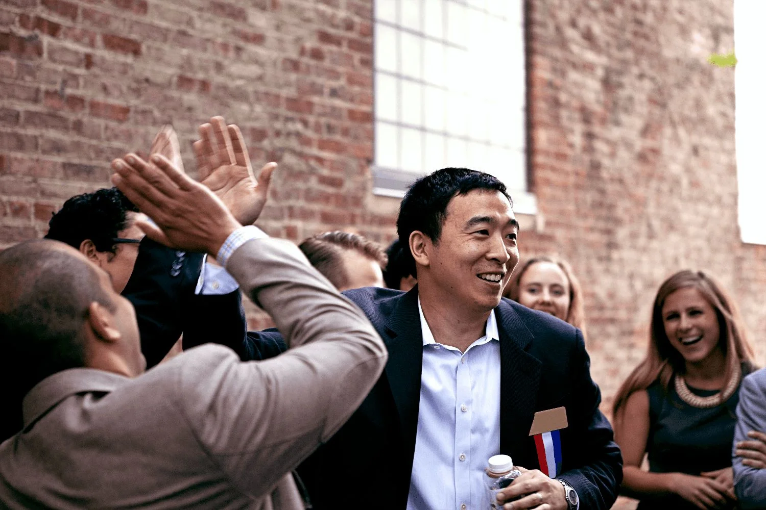 Andrew Yang startuje w wyborach prezydenckich w USA w 2020 roku. Jeśli wygra, chce dawać wszystkim dorosłym obywatelom 1000 dolarów miesięcznie
