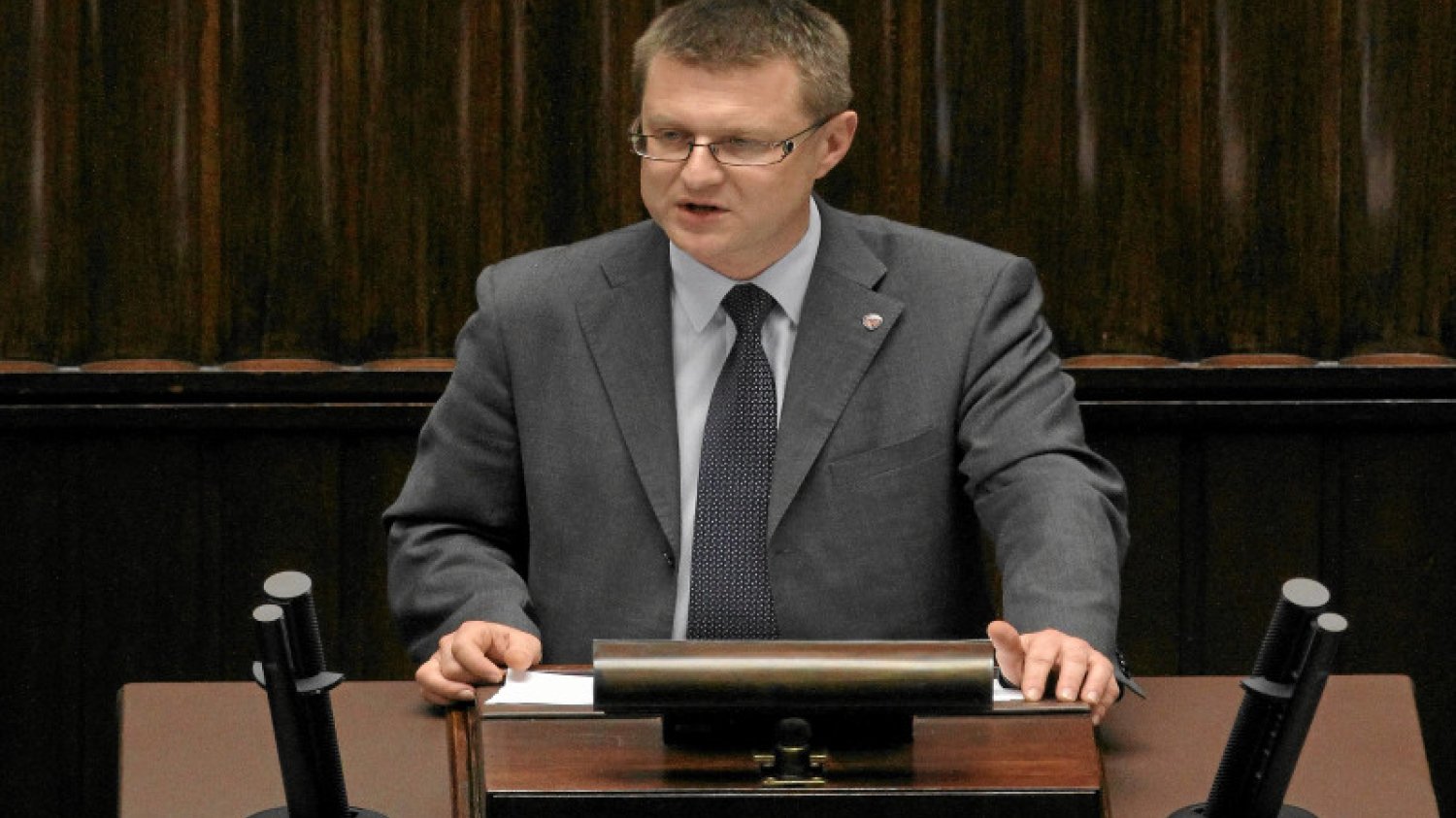 Artur Dunin to jeden z posłów PO, który zagłosował, choć nie powinien. A wszystko przez...roztargnienie.