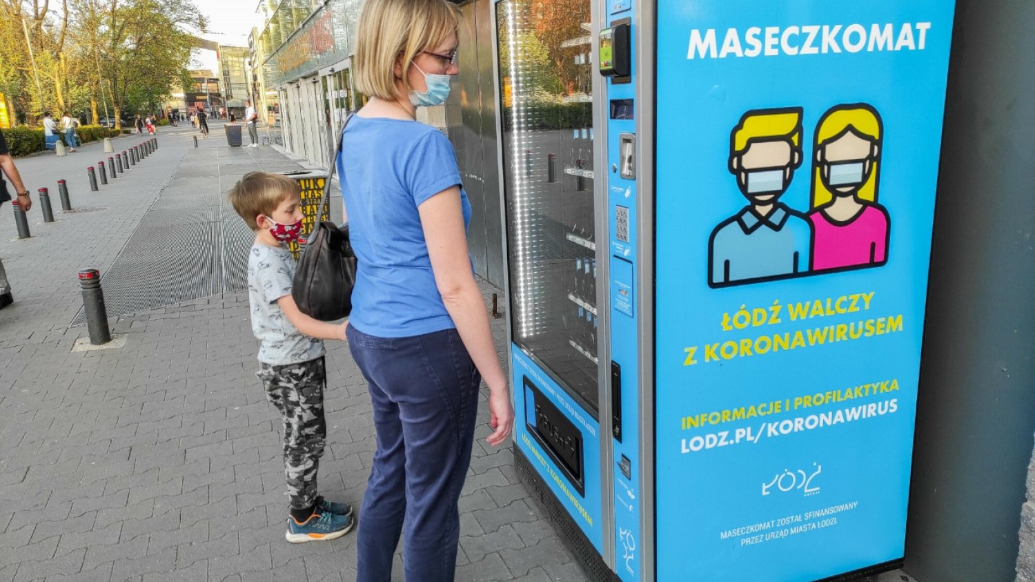 Czy na jesieni wrócą obowiązkowe maseczki w autobusach? Ekspert radzi: nie ma na co czekać