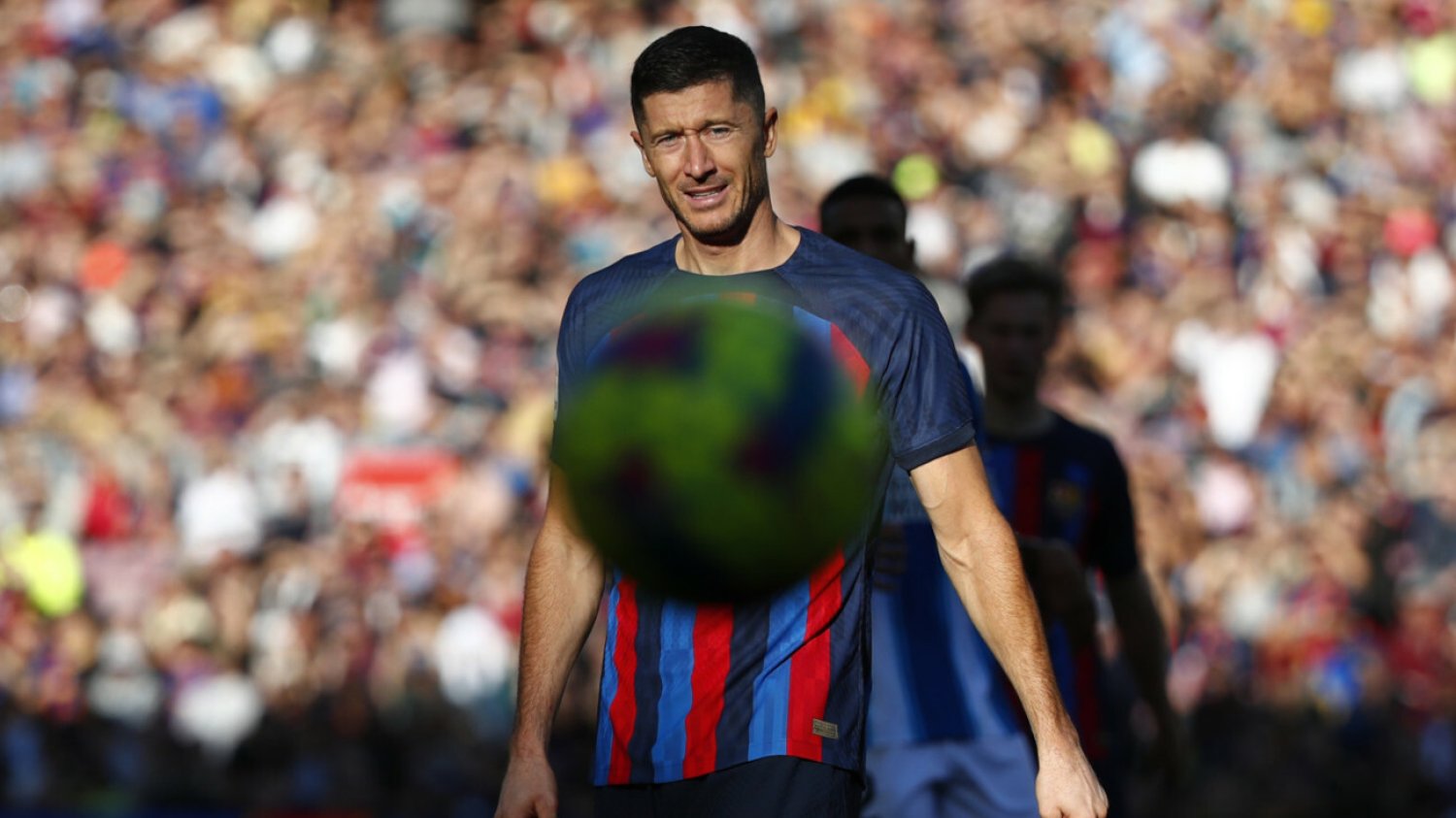 Robert Lewandowski na swojego gola w barwach FC Barcelony czeka od 29 października. I jeszcze poczeka...